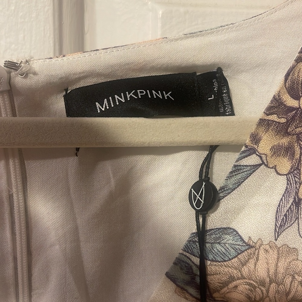 NWT MINKPINK Mysterious Playsuit size L - Picture 3 of 4